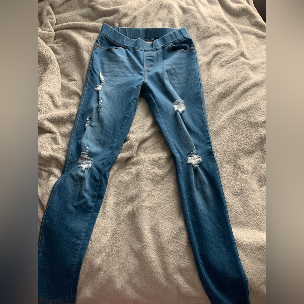 •Denim Ripped Jeggings••